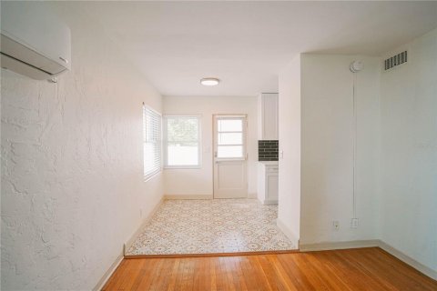 Apartamento en alquiler en Saint Petersburg, Florida, 1 dormitorio, 60.39 m2 № 1908938 - foto 4