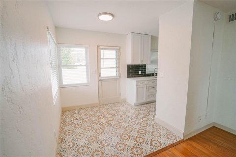 Apartamento en alquiler en Saint Petersburg, Florida, 1 dormitorio, 60.39 m2 № 1908938 - foto 3
