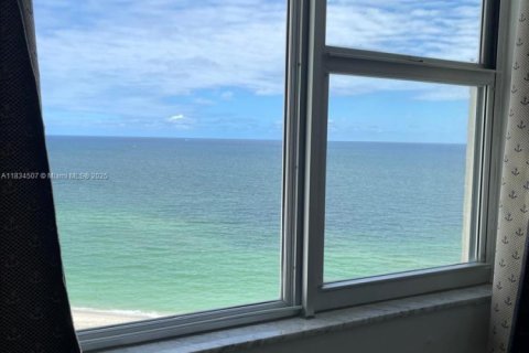 Condominio en venta en Hallandale Beach, Florida, 1 dormitorio, 77.29 m2 № 1816361 - foto 8