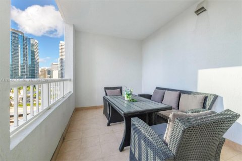 Condo in Miami, Florida, 2 bedrooms  № 1860896 - photo 13