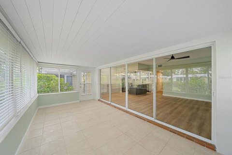 House in Sarasota, Florida 2 bedrooms, 107.3 sq.m. № 2224679 - photo 25