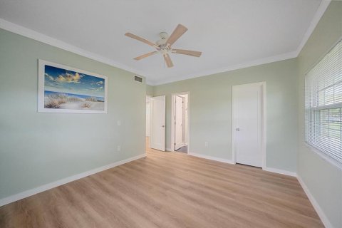 House in Sarasota, Florida 2 bedrooms, 107.3 sq.m. № 2224679 - photo 18