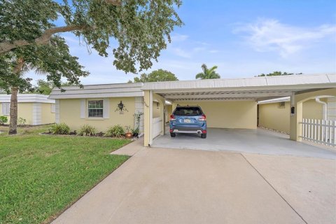House in Sarasota, Florida 2 bedrooms, 107.3 sq.m. № 2224679 - photo 3