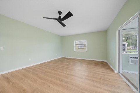House in Sarasota, Florida 2 bedrooms, 107.3 sq.m. № 2224679 - photo 13
