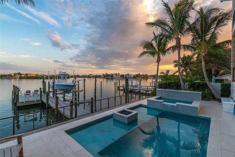 House in Indian Rocks Beach, Florida 4 bedrooms, 395.95 sq.m. № 1894796 - photo 4