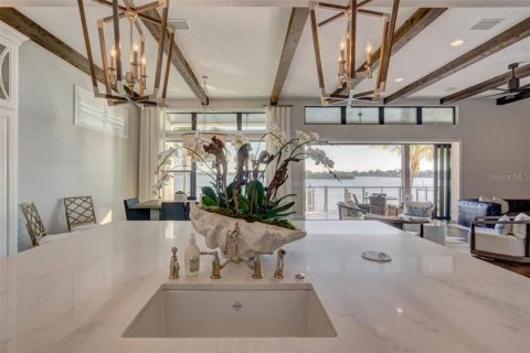 Casa en alquiler en Indian Rocks Beach, Florida, 4 dormitorios, 395.95 m2 № 1894796 - foto 19