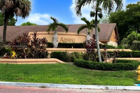 Купить таунхаус в Хайалиа, Флорида 2 спальни, 101.17м2, № 2031971 - фото 10