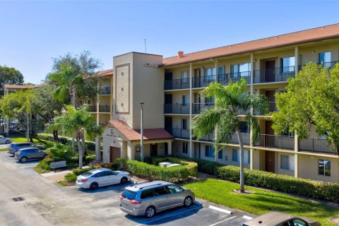 Condominio en venta en Pembroke Pines, Florida, 2 dormitorios, 112.13 m2 № 2084494 - foto 25