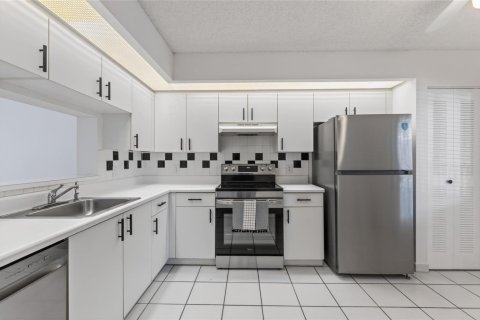 Condominio en venta en Pembroke Pines, Florida, 2 dormitorios, 112.13 m2 № 2084494 - foto 9