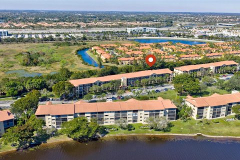 Condominio en venta en Pembroke Pines, Florida, 2 dormitorios, 112.13 m2 № 2084494 - foto 26