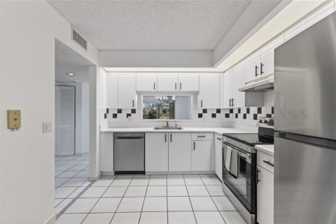 Condominio en venta en Pembroke Pines, Florida, 2 dormitorios, 112.13 m2 № 2084494 - foto 10