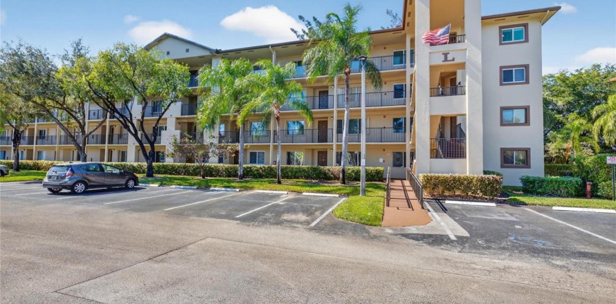 Condominio en Pembroke Pines, Florida, 2 dormitorios  № 2084494