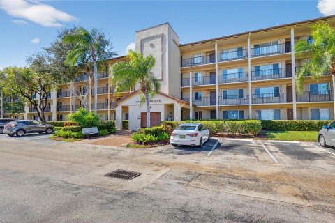 Condominio en venta en Pembroke Pines, Florida, 2 dormitorios, 112.13 m2 № 2084494 - foto 2