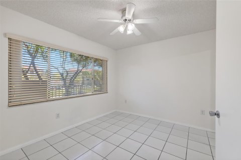 Condominio en venta en Pembroke Pines, Florida, 2 dormitorios, 112.13 m2 № 2084494 - foto 13