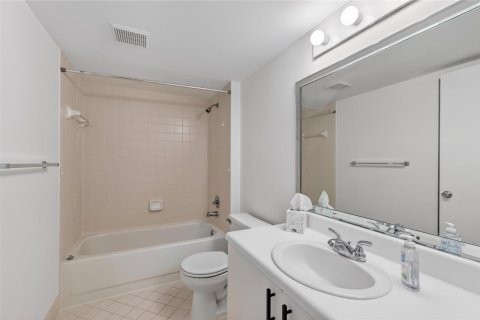 Condominio en venta en Pembroke Pines, Florida, 2 dormitorios, 112.13 m2 № 2084494 - foto 15