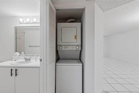 Condominio en venta en Pembroke Pines, Florida, 2 dormitorios, 112.13 m2 № 2084494 - foto 12