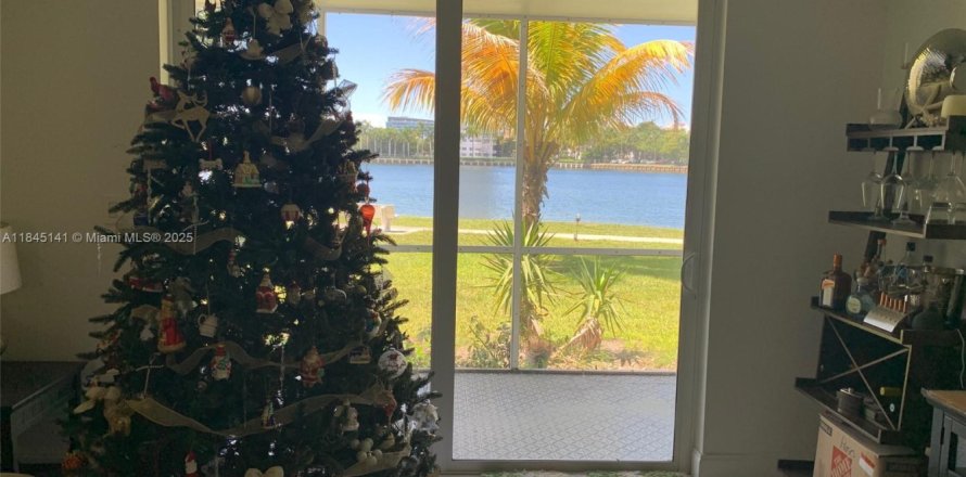 Condo in Aventura, Florida, 1 bedroom  № 1840929