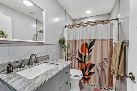 Купить таунхаус в Майами-Гарденс, Флорида 3 спальни, 155.89м2, № 2089780 - фото 14