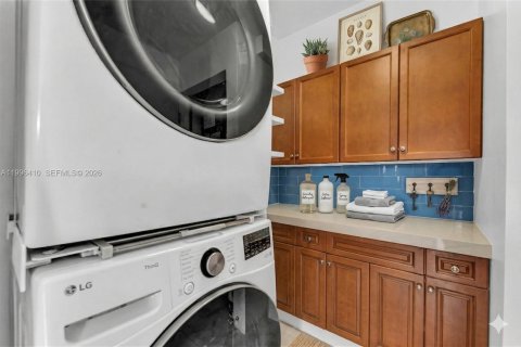 Купить таунхаус в Майами-Гарденс, Флорида 3 спальни, 155.89м2, № 2089780 - фото 16