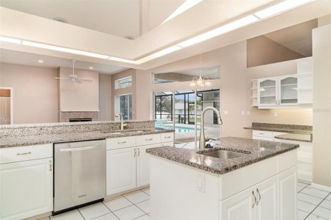 House in Englewood, Florida 5 bedrooms, 356.28 sq.m. № 1771651 - photo 9