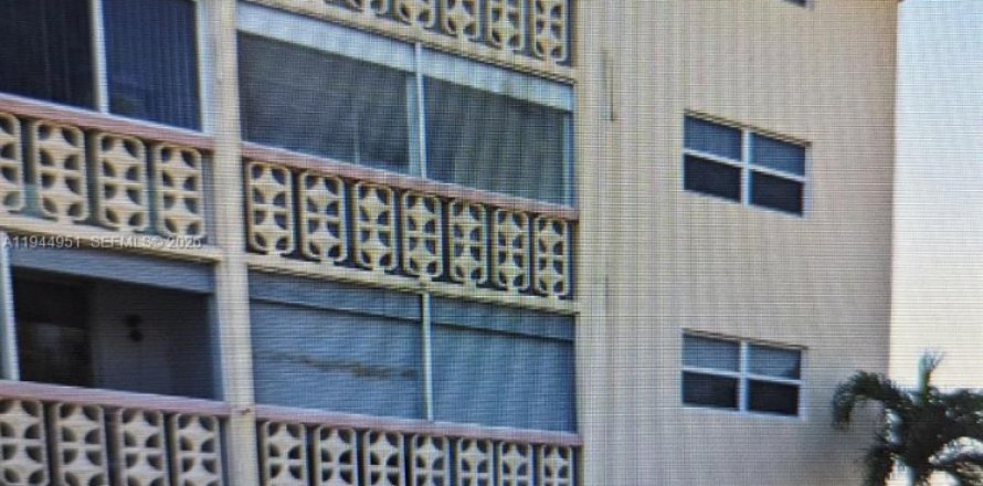 Condo à Hallandale Beach, Floride, 2 chambres  № 2001144