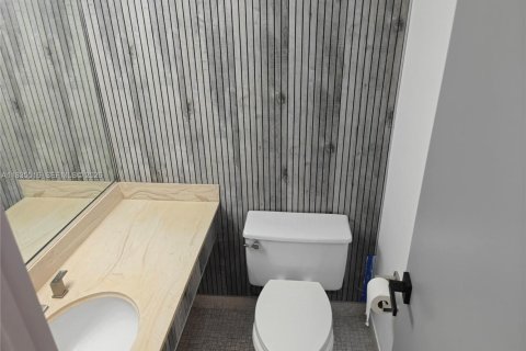 Condominio en venta en Hallandale Beach, Florida, 1 dormitorio, 80.82 m2 № 2046422 - foto 10