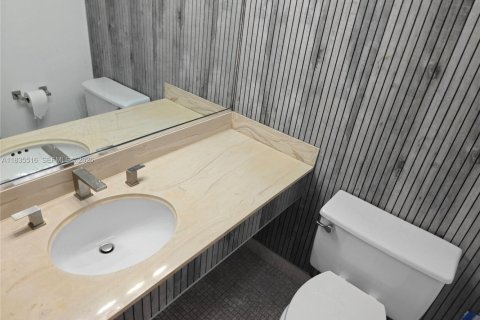 Condominio en venta en Hallandale Beach, Florida, 1 dormitorio, 80.82 m2 № 2046422 - foto 14