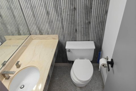 Condominio en venta en Hallandale Beach, Florida, 1 dormitorio, 80.82 m2 № 2046422 - foto 13