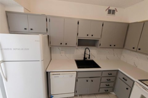 Condominio en venta en Hallandale Beach, Florida, 1 dormitorio, 80.82 m2 № 2046422 - foto 5