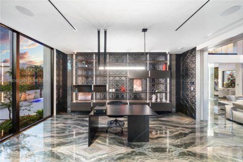 House in Fort Lauderdale, Florida 5 bedrooms, 644.37 sq.m. № 2002078 - photo 19