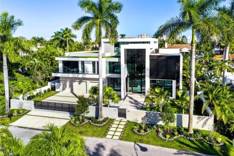 House in Fort Lauderdale, Florida 5 bedrooms, 644.37 sq.m. № 2002078 - photo 7