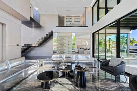 House in Fort Lauderdale, Florida 5 bedrooms, 644.37 sq.m. № 2002078 - photo 10