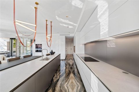 House in Fort Lauderdale, Florida 5 bedrooms, 644.37 sq.m. № 2002078 - photo 16