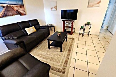 Condominio en venta en Hollywood, Florida, 1 dormitorio, 47.38 m2 № 2019713 - foto 5