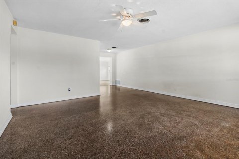 House in Daytona Beach, Florida 3 bedrooms, 117.24 sq.m. № 1725621 - photo 7