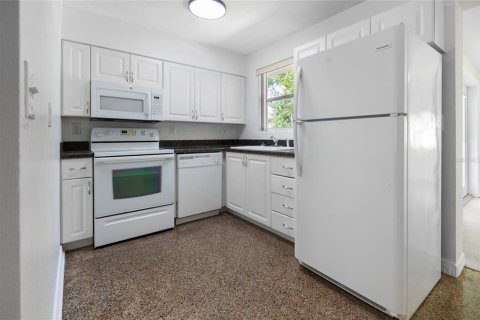 House in Daytona Beach, Florida 3 bedrooms, 117.24 sq.m. № 1725621 - photo 6