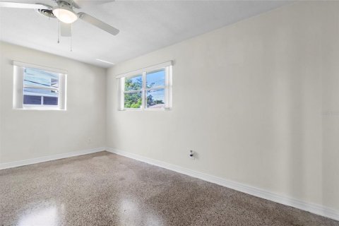 House in Daytona Beach, Florida 3 bedrooms, 117.24 sq.m. № 1725621 - photo 15