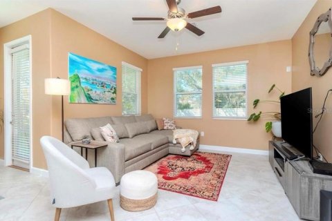 Touwnhouse à louer à Tampa, Floride: 3 chambres, 172.05 m2 № 2430833 - photo 10