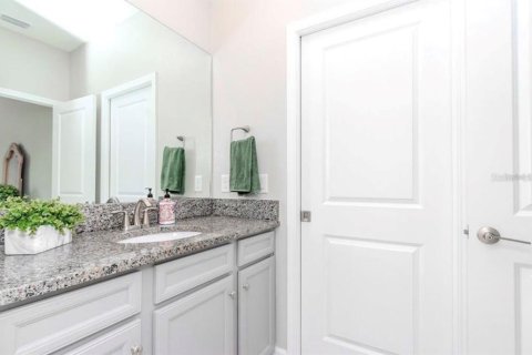 Touwnhouse à louer à Tampa, Floride: 3 chambres, 172.05 m2 № 2430833 - photo 16