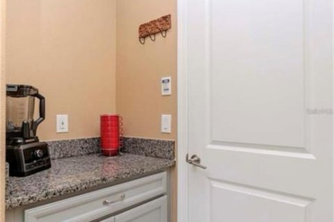 Touwnhouse à louer à Tampa, Floride: 3 chambres, 172.05 m2 № 2430833 - photo 5