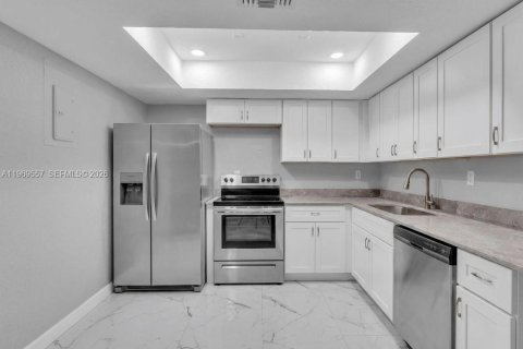 Таунхаус в Тамарак, Флорида 3 спальни, 167.22м2 № 2032863