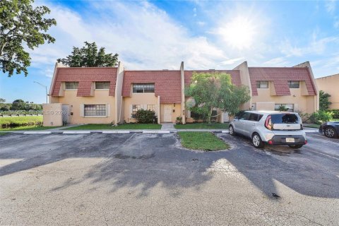 Купить таунхаус в Тамарак, Флорида 3 спальни, 167.22м2, № 2032863 - фото 14