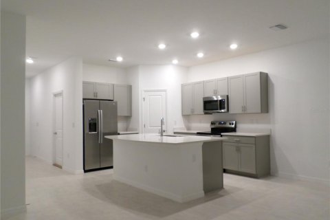 Townhouse in Wesley Chapel, Florida 3 bedrooms, 127.55 sq.m. № 1836872 - photo 3
