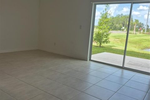 Townhouse in Wesley Chapel, Florida 3 bedrooms, 127.55 sq.m. № 1836872 - photo 4
