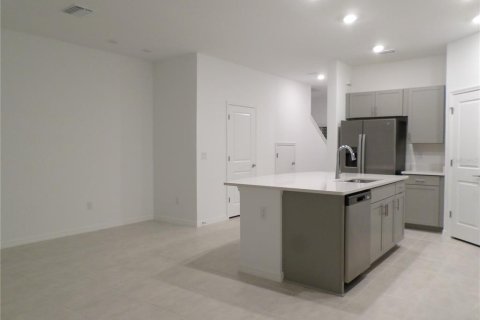 Townhouse in Wesley Chapel, Florida 3 bedrooms, 127.55 sq.m. № 1836872 - photo 5