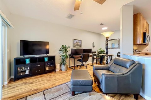 Condo in Orlando, Florida, 2 bedrooms № 2236219 - photo 9