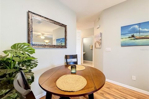 Condo in Orlando, Florida, 2 bedrooms № 2236219 - photo 11
