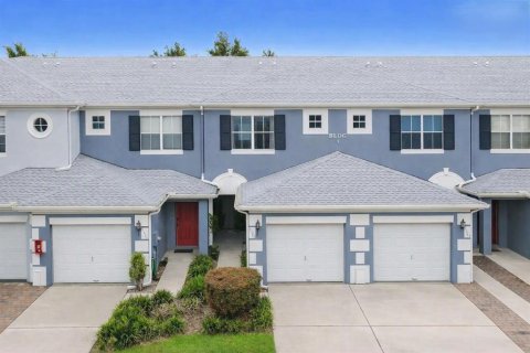 Condo in Orlando, Florida, 2 bedrooms № 2236219 - photo 2