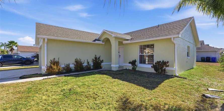 Villa ou maison à Kissimmee, Floride 3 chambres, 99.22 m2 № 2095398
