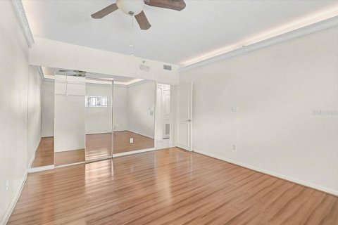 Condo in Sarasota, Florida, 3 bedrooms  № 2379407 - photo 21